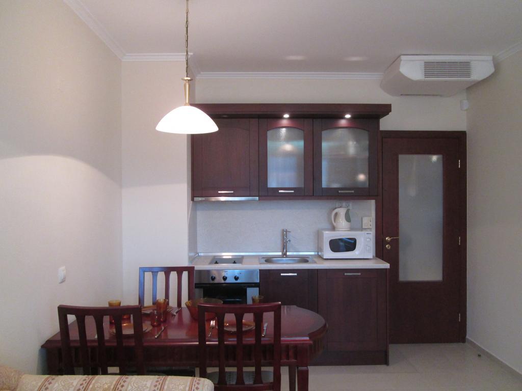 Downtown Alexander Services Apartments Bansko Room photo