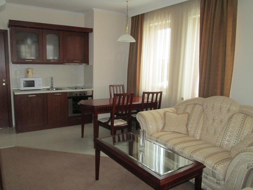 Downtown Alexander Services Apartments Bansko Room photo